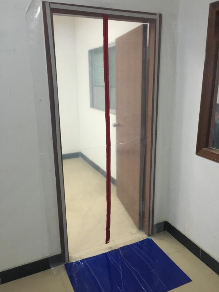Zipper Door